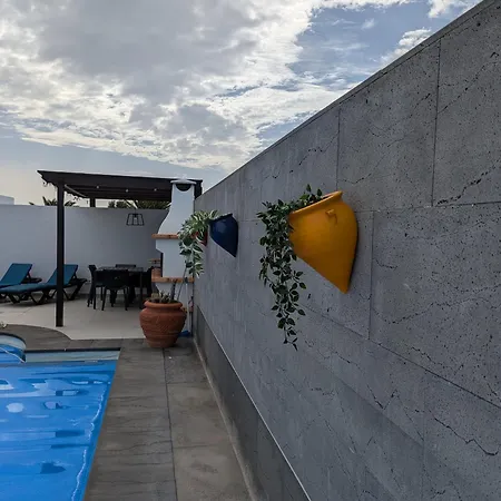 Lanzahost Casa Patricio Коста-Тегисе